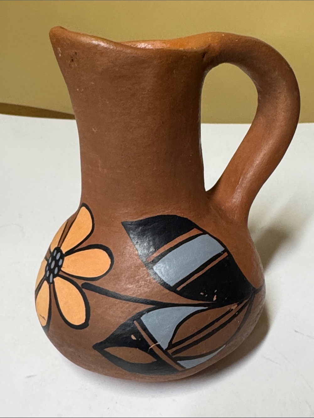 Josefita Martinez pottery pitcher Santo Domingo Pueblo (Kewa) hand-coiled clay